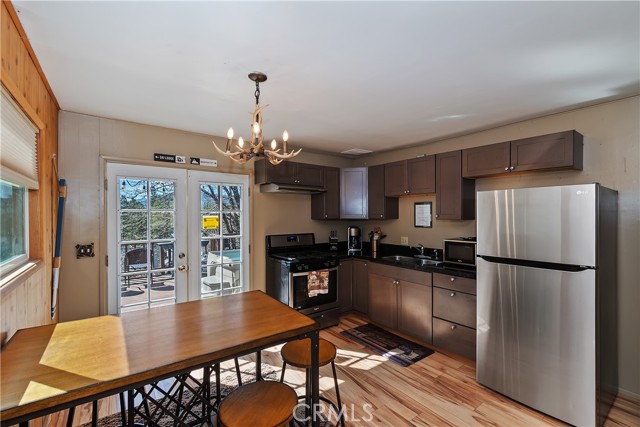 Detail Gallery Image 9 of 37 For 508 Vista, Big Bear Lake,  CA 92315 - 2 Beds | 1 Baths