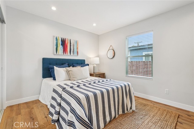 Image 21 of 28 For 18919 Cranbrook Avenue