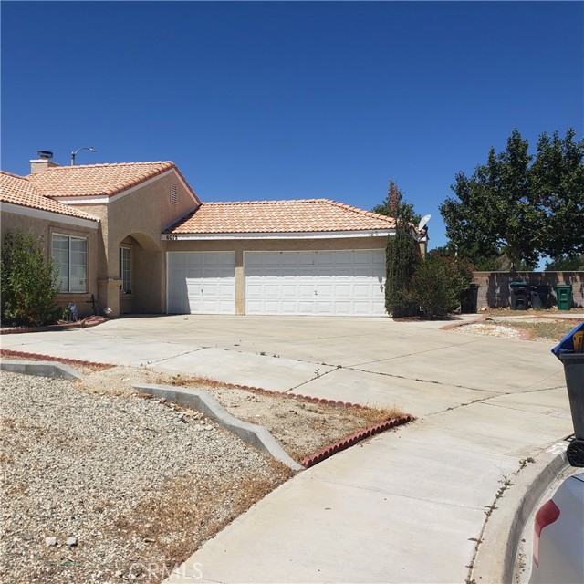 Detail Gallery Image 6 of 27 For 6012 Sandpiper Pl, Palmdale,  CA 93552 - 4 Beds | 2 Baths