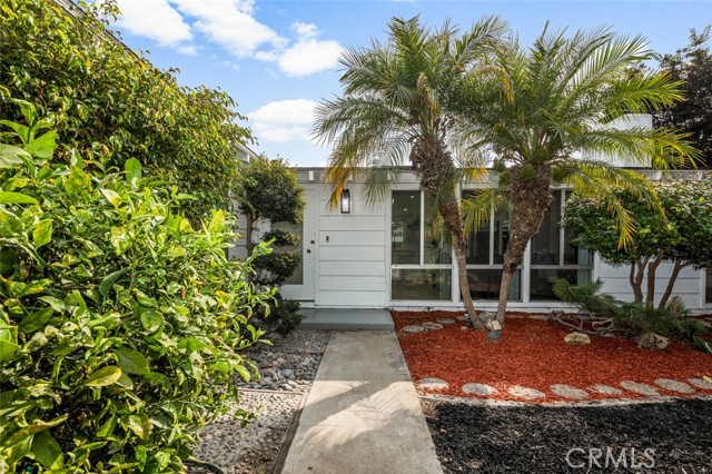 Detail Gallery Image 8 of 34 For 2380 W Mall Ave, Anaheim,  CA 92804 - 3 Beds | 2 Baths