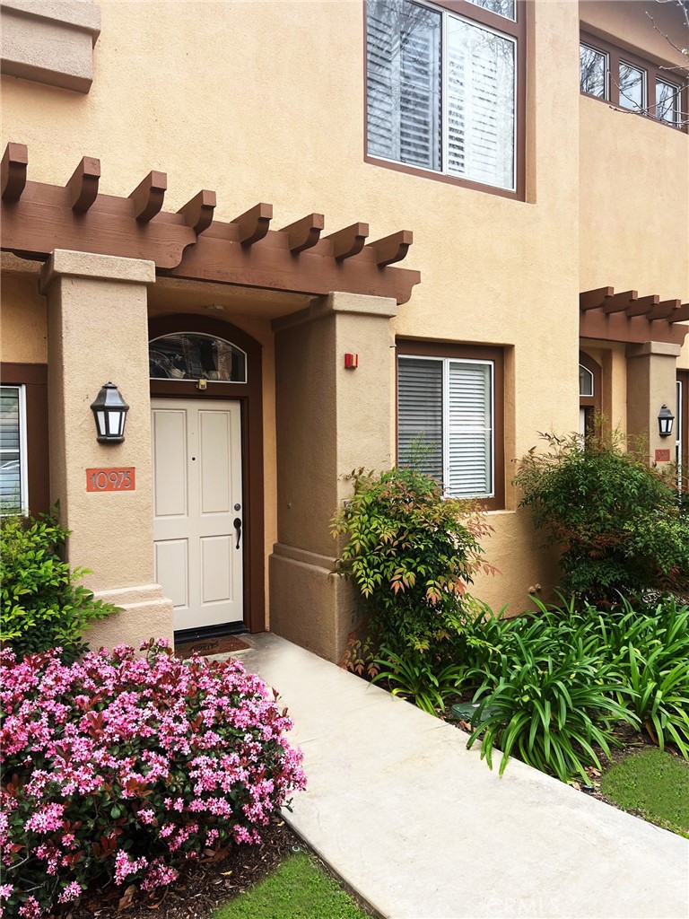 10975 Francis Avenue, Tustin, CA 92782