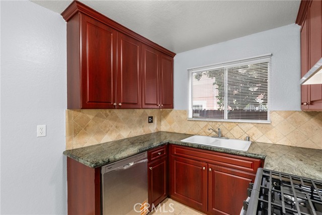 14265 Terra Bella St, Panorama City CA: https://media.crmls.org/medias/4ee37c6a-a485-4db7-85c0-5e0234d59f7b.jpg