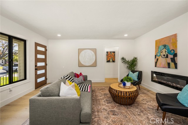 Image 11 of 69 For 1949 Chatwin Avenue