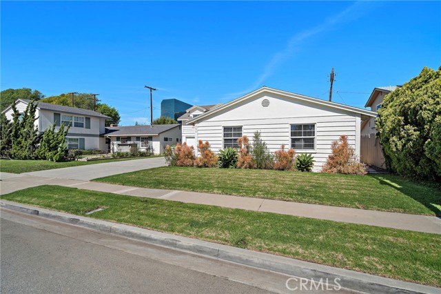 Image 2 of 45 For 590 Traverse Drive