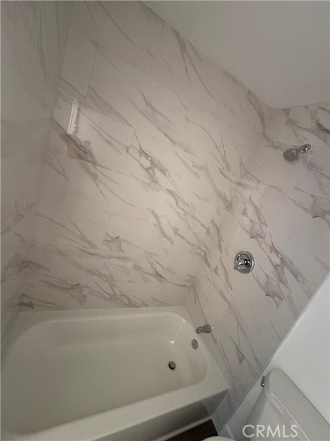 Detail Gallery Image 5 of 11 For 2155 Canyon Dr #D,  Costa Mesa,  CA 92627 - 2 Beds | 1 Baths