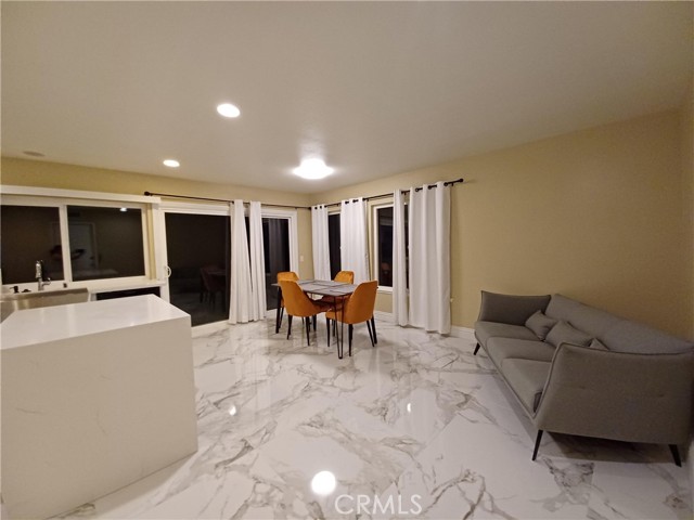 Detail Gallery Image 9 of 23 For 2225 W Manly Ave, Santa Ana,  CA 92704 - 3 Beds | 2 Baths