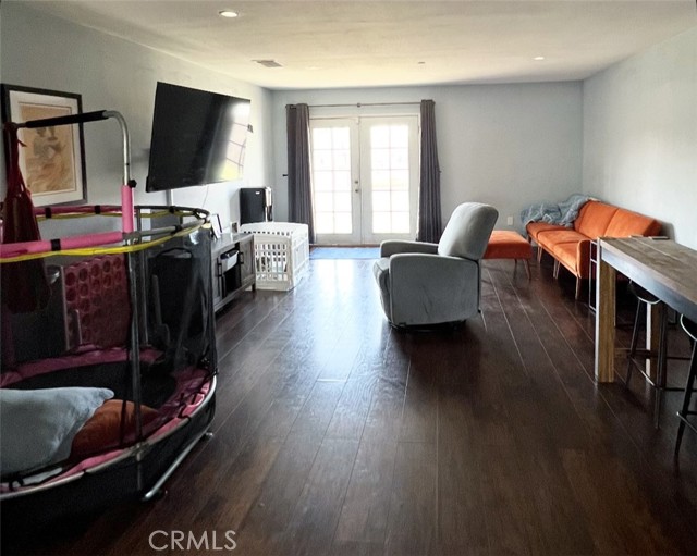 1019 W Arbutus Street, Compton CA: https://media.crmls.org/medias/4ee7a40e-0369-4579-a87c-d6c8cc088b24.jpg