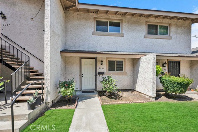 Detail Gallery Image 2 of 34 For 1295 N Kraemer Bld #23,  Placentia,  CA 92870 - 2 Beds | 1 Baths