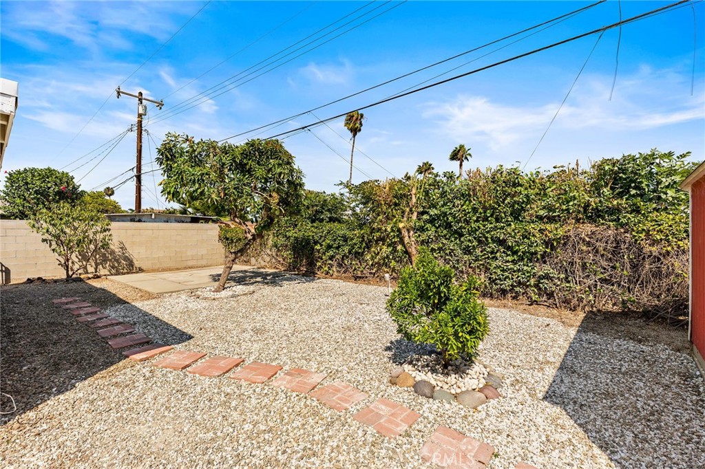 MLS #OC25184707 image #23