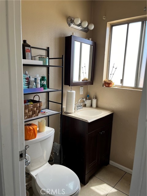 Detail Gallery Image 11 of 14 For 5593 Pioneer Bld #12,  Whittier,  CA 90601 - 2 Beds | 1/1 Baths