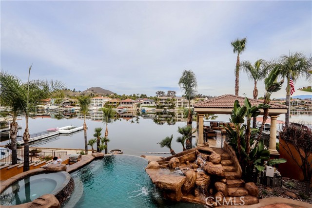 23180 Gray Fox Drive, Canyon Lake CA: https://media.crmls.org/medias/4ee8ca5c-7159-4118-913f-05f9c026ea4e.jpg