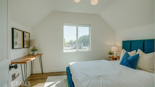 231 W Cedar Avenue, Burbank CA: https://media.crmls.org/medias/4ee9589c-9dbf-4a76-9aa7-84ccd5e31a0e.jpg