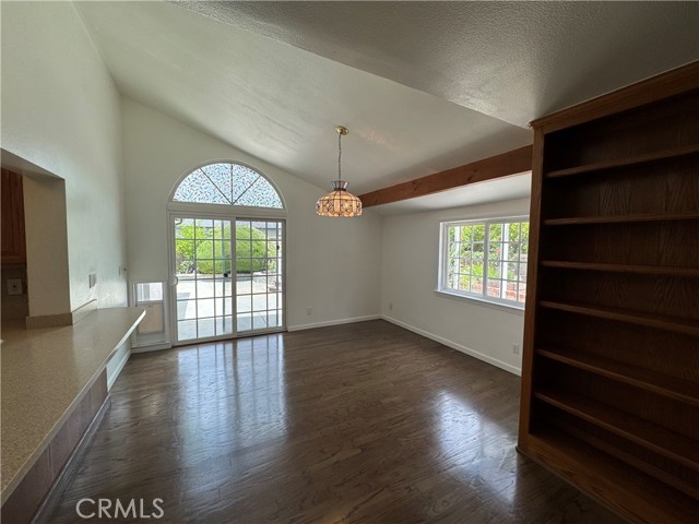 Detail Gallery Image 8 of 30 For 22479 Tula Dr, Saugus,  CA 91350 - 4 Beds | 2 Baths