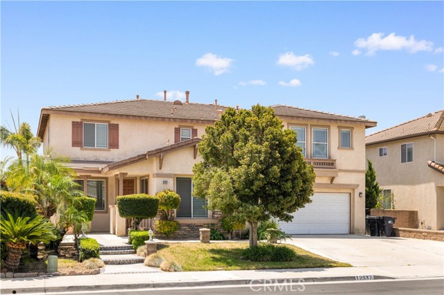 12337 Columbia Lane, Eastvale CA: https://media.crmls.org/medias/4eea08a4-4feb-40ba-8e0a-d3f33807e887.jpg