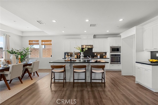 19162 Lauren Lane, Saugus CA: https://media.crmls.org/medias/4eea5898-a328-46c3-9db2-179e39118009.jpg