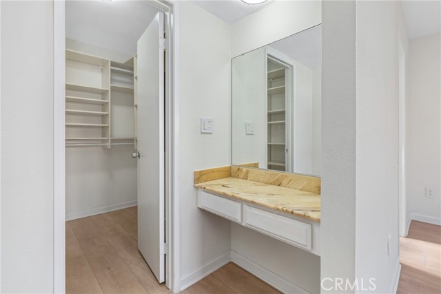 Detail Gallery Image 17 of 30 For 5255 Bellingham Ave #214,  Valley Village,  CA 91607 - 3 Beds | 3 Baths