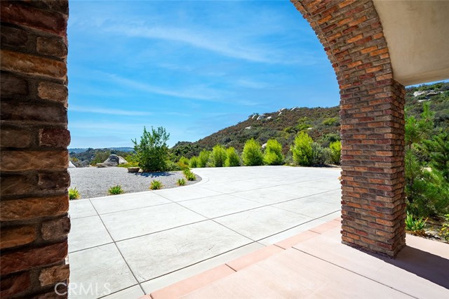 Detail Gallery Image 11 of 55 For 42225 Hacienda Dr, Murrieta,  CA 92562 - 4 Beds | 5/1 Baths