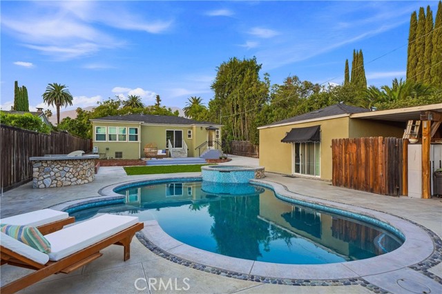 Front Image Thumbnail for CRMB26171171