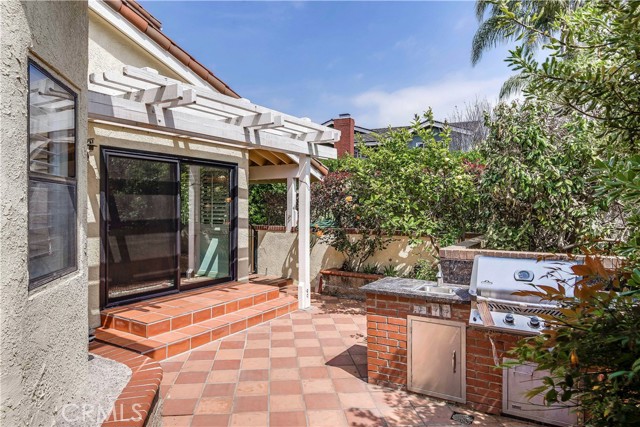 Detail Gallery Image 28 of 28 For 16 Monterey Ct, Manhattan Beach,  CA 90266 - 3 Beds | 3 Baths