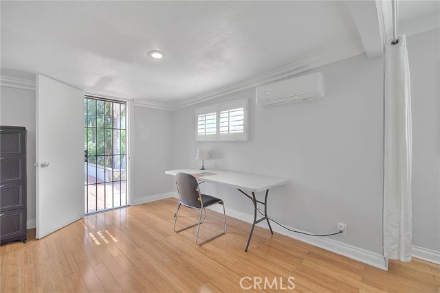 6442 Raymond Avenue, Long Beach CA: https://media.crmls.org/medias/4eeeb46f-74f2-4598-af95-dd20f94b4b73.jpg