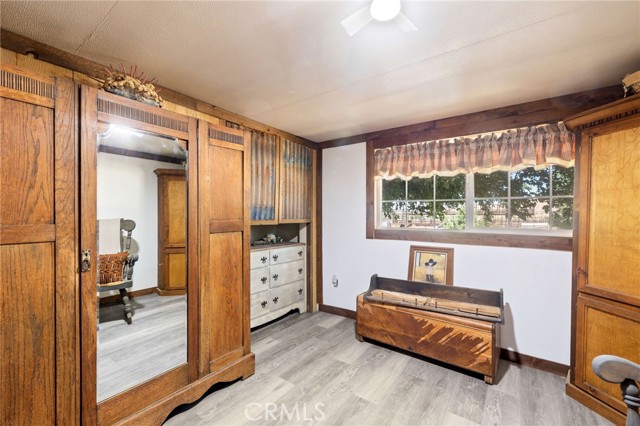 4333 Highway 33, New Cuyama CA: https://media.crmls.org/medias/4eefd022-f797-4a06-8a3d-33d312893487.jpg