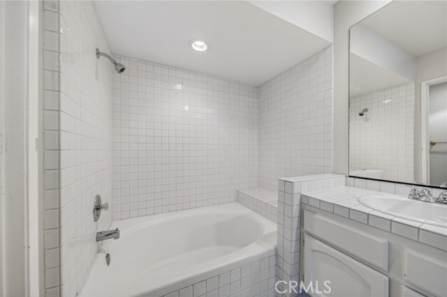 Detail Gallery Image 21 of 41 For 1786 Spyglass Cir, Vista,  CA 92081 - 2 Beds | 2 Baths