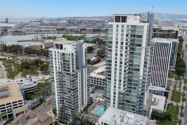 400 W Ocean Boulevard, Long Beach CA: https://media.crmls.org/medias/4ef0736b-b3ab-440f-b22a-e7e0158515c3.jpg