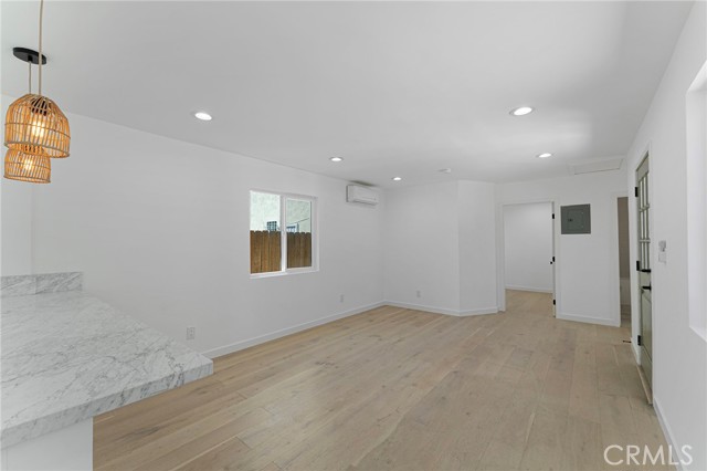 Detail Gallery Image 3 of 11 For 2742 S Sycamore, Los Angeles,  CA 90016 - 2 Beds | 1 Baths