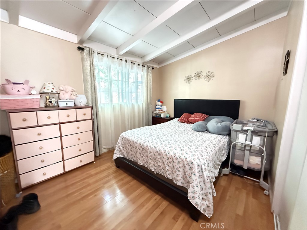 https://media.crmls.org/medias/4ef1a292-5e76-4658-ab90-302dad3e5434.jpg?preset=X-Large
