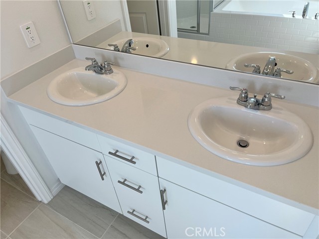 Master double vanity