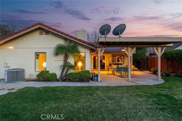 13543 Bear Valley Road, Moorpark CA: https://media.crmls.org/medias/4ef41c86-f259-44eb-b6e9-6de1aa6d6575.jpg