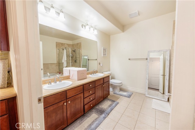 Detail Gallery Image 7 of 19 For 15206 Burbank Bld #209,  Sherman Oaks,  CA 91411 - 2 Beds | 2/1 Baths