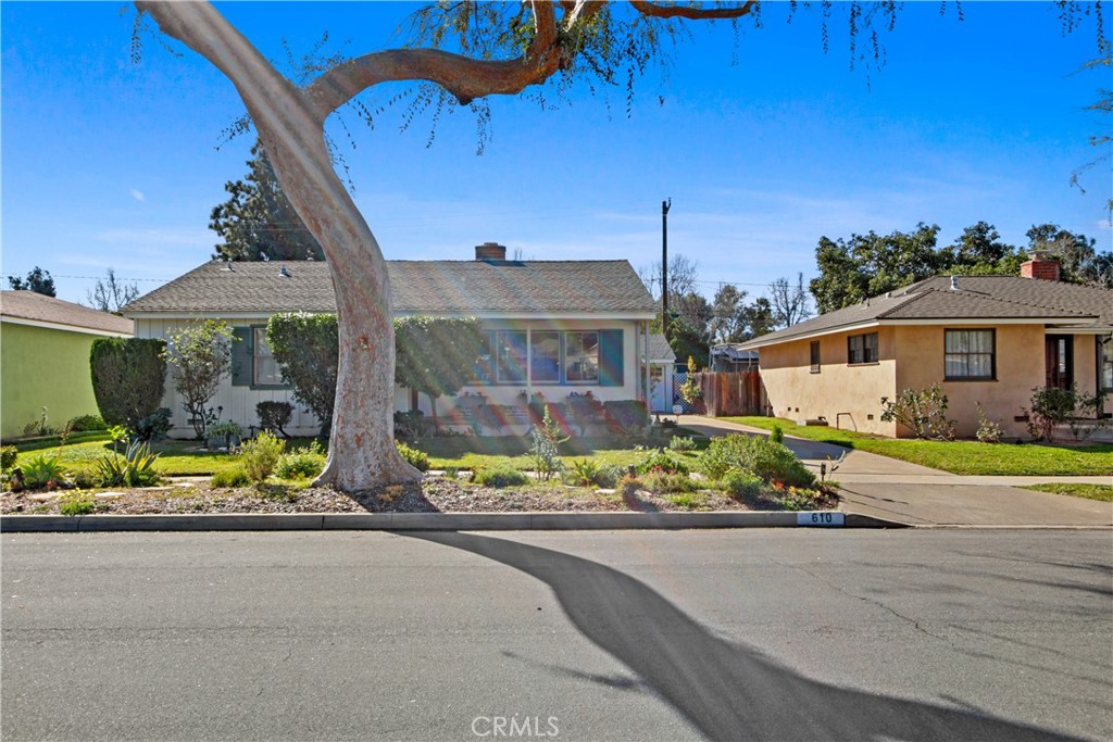610 W Jonquil Road, Santa Ana, CA 92706