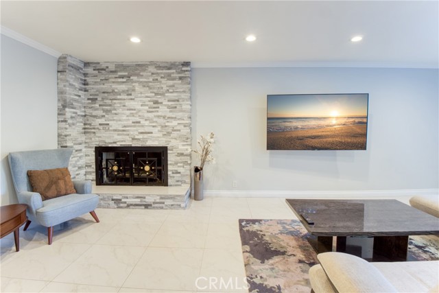 Detail Gallery Image 3 of 52 For 7796 Skyhill Drive, Los Angeles,  CA 90068 - 5 Beds | 3 Baths