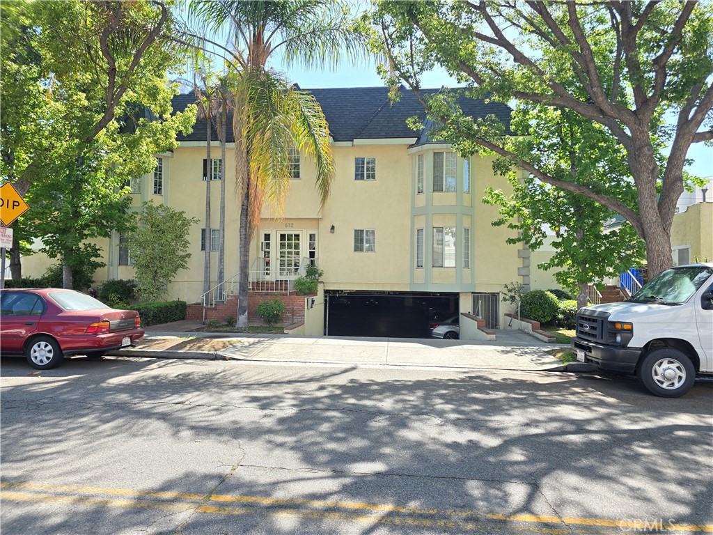 612 N Columbus Avenue #101