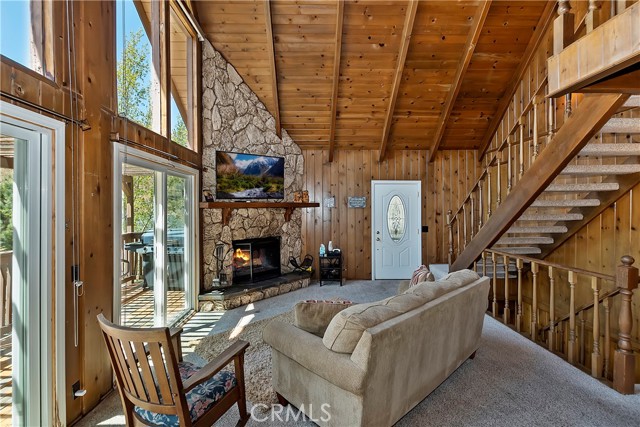 Detail Gallery Image 9 of 53 For 28193 Grenoble Ln, Lake Arrowhead,  CA 92352 - 3 Beds | 2 Baths