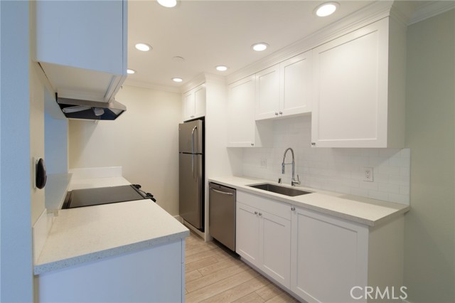 Detail Gallery Image 7 of 21 For 1440 23rd St #223,  Santa Monica,  CA 90404 - 2 Beds | 2 Baths