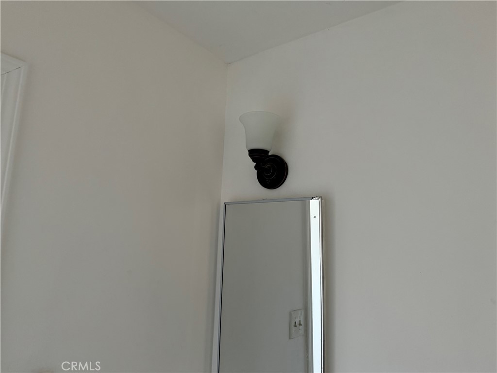 https://media.crmls.org/medias/4ef7712d-a39c-4483-93e4-80087abaebdb.jpg?preset=X-Large
