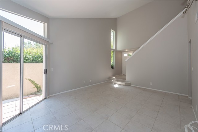 385 Stanford Court, Irvine CA: https://media.crmls.org/medias/4ef919bd-6057-48ef-9060-37693fe34d21.jpg