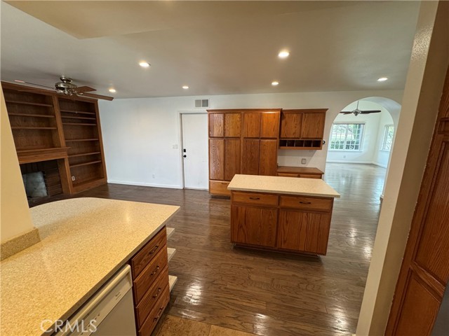 Detail Gallery Image 7 of 30 For 22479 Tula Dr, Saugus,  CA 91350 - 4 Beds | 2 Baths