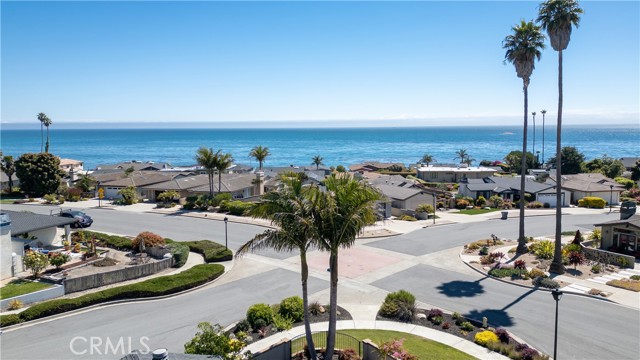 226 Encanto Avenue, Pismo Beach CA: https://media.crmls.org/medias/4efa5390-cdb0-448a-a113-933b1f7ad773.jpg