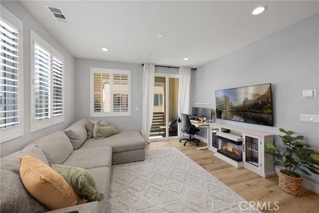 3645 E Delight Paseo, Ontario CA: https://media.crmls.org/medias/4efd614d-5e64-4e8d-8a39-8cdaad1578f8.jpg