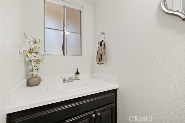 30045 Marvin Avenue, Castaic CA: https://media.crmls.org/medias/4efdf672-367b-4577-a49d-f72a6d85da40.jpg