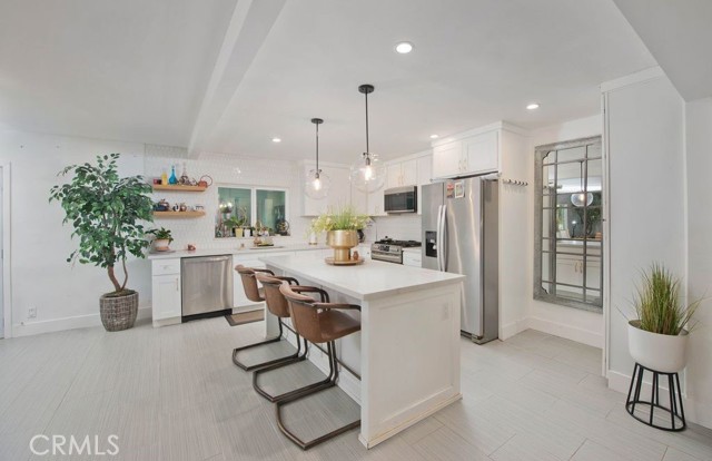 Detail Gallery Image 13 of 49 For 2057 Woodglen St, Simi Valley,  CA 93065 - 4 Beds | 2/1 Baths