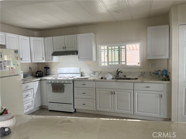 Detail Gallery Image 2 of 28 For 26871 Alessandro #86,  Moreno Valley,  CA 92555 - 3 Beds | 3 Baths