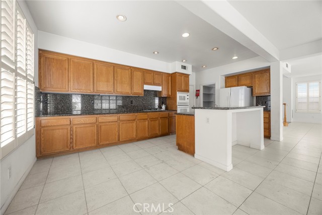 1 Country Walk Drive, Aliso Viejo CA: https://media.crmls.org/medias/4f01a7d3-58ff-4496-847f-f334183890d7.jpg