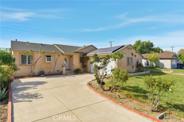 665 Hennipen, Pomona CA: https://media.crmls.org/medias/4f0274ec-33d1-4be9-9f98-1cc7f183a7c1.jpg