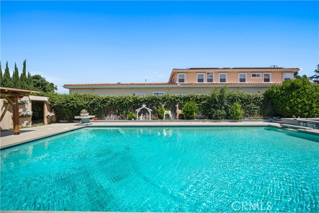 1025 S 2nd Avenue, Arcadia CA: https://media.crmls.org/medias/4f0325d6-aa7b-4bdd-8267-f8c41b2c1c3b.jpg