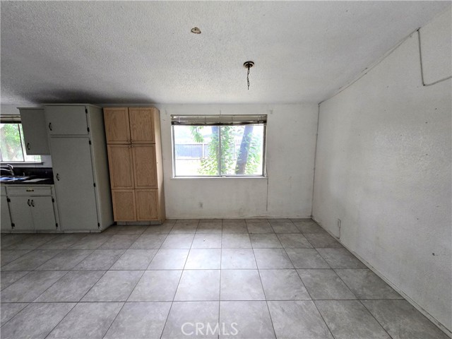 Detail Gallery Image 5 of 25 For 1257 N Bailey, Fresno,  CA 93727 - 3 Beds | 2 Baths