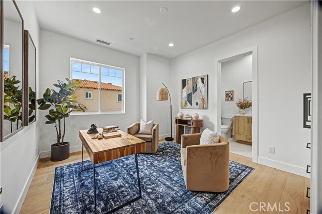 Detail Gallery Image 25 of 43 For 2203 Marshalfield #B,  Redondo Beach,  CA 90278 - 4 Beds | 3/1 Baths